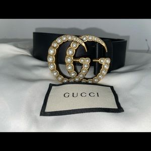 GUCCI leather belt with pearl buckle size 80
